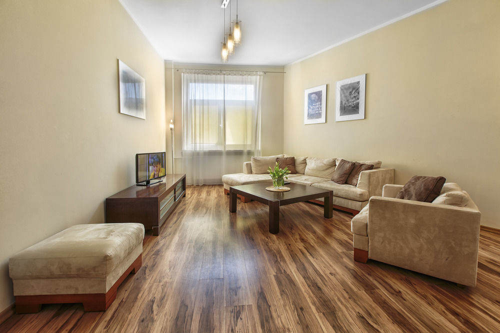 Апартаменты Adler Bed&Breakfast Лодзь Экстерьер фото
