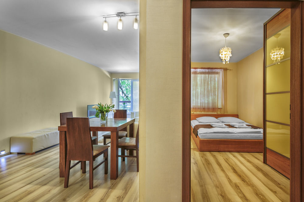 Апартаменты Adler Bed&Breakfast Лодзь Экстерьер фото